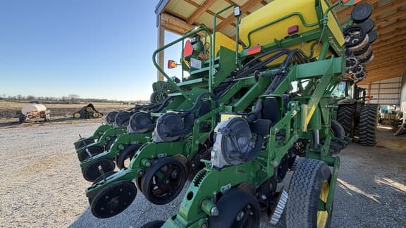 Image of John Deere 1790 equipment image 1