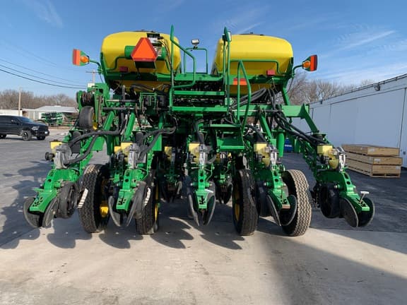 Image of John Deere 1790 equipment image 3