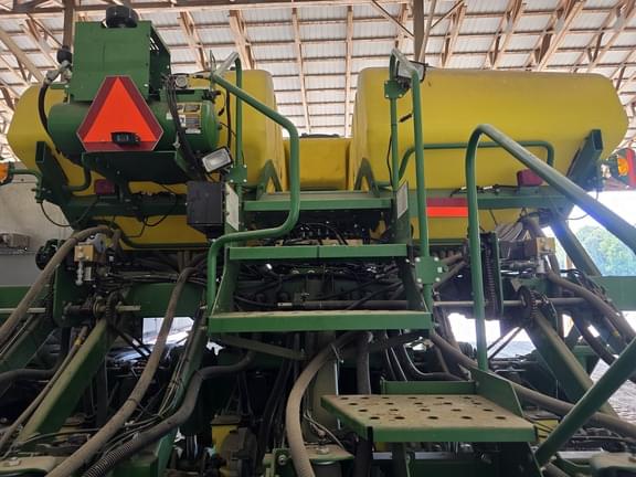 Image of John Deere 1790 equipment image 4