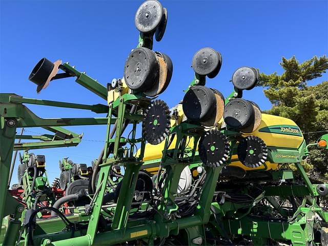 Image of John Deere 1790 equipment image 4