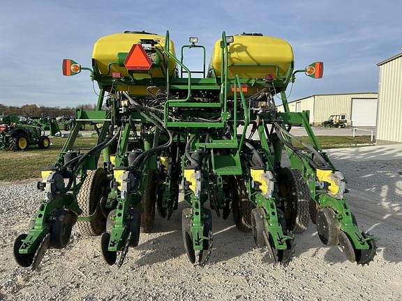 Image of John Deere 1790 equipment image 3