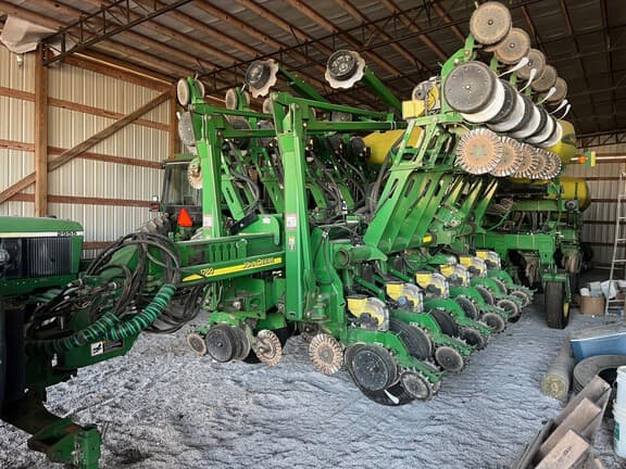 Image of John Deere 1790 equipment image 1