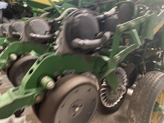 Image of John Deere 1790 equipment image 2