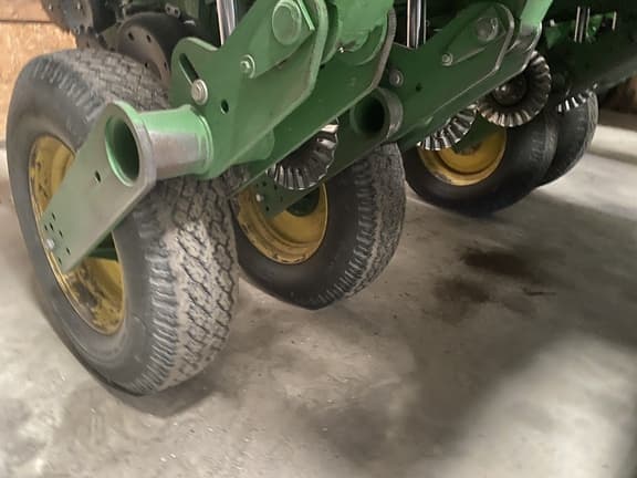Image of John Deere 1790 equipment image 4