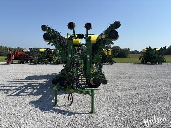 Image of John Deere 1790 equipment image 2