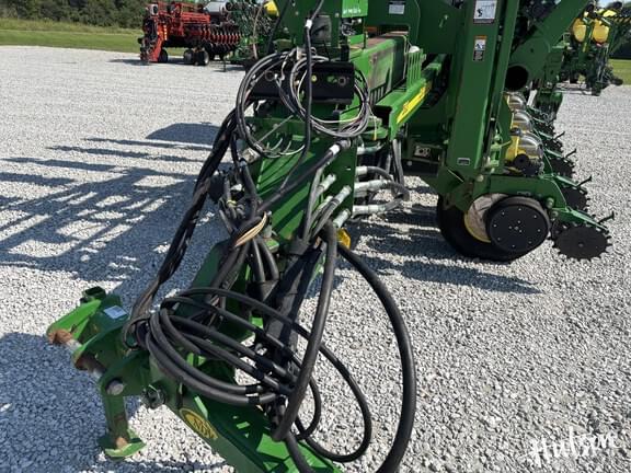 Image of John Deere 1790 equipment image 3