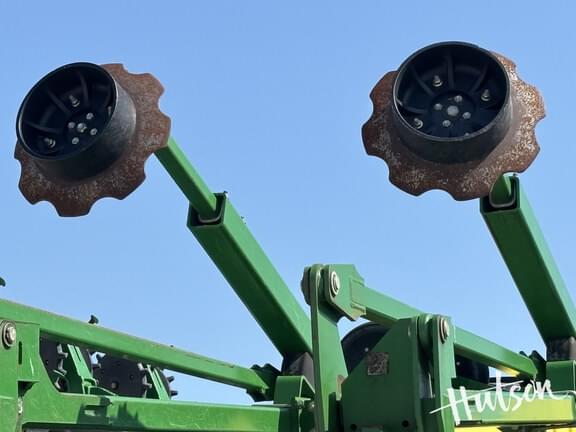 Image of John Deere 1790 equipment image 4