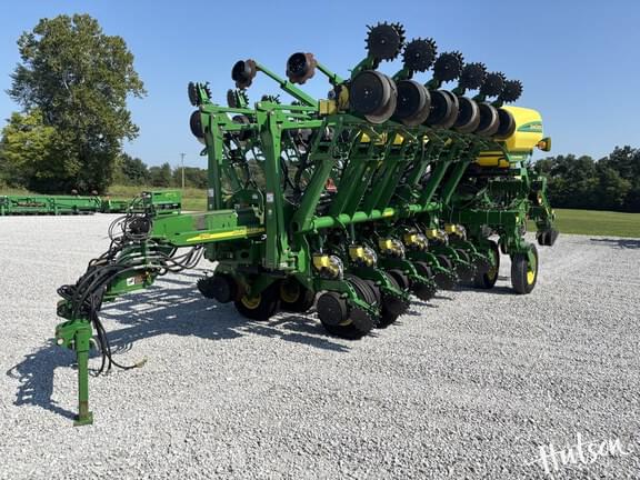 Image of John Deere 1790 equipment image 1