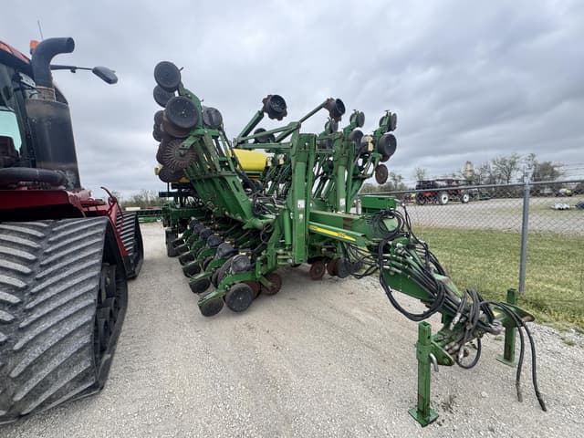 Image of John Deere 1790 equipment image 2