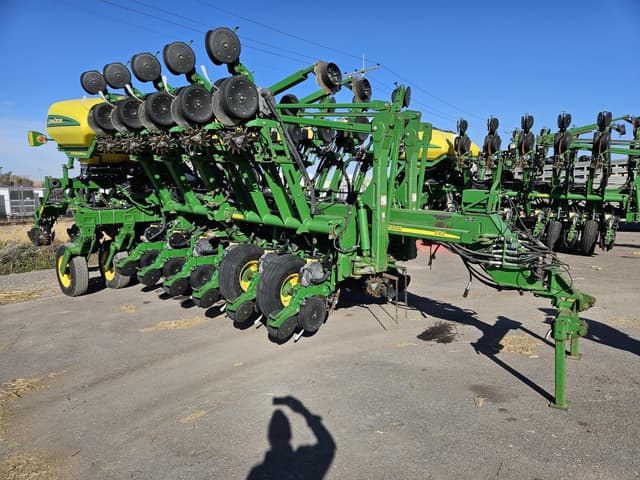 Image of John Deere 1790 equipment image 1