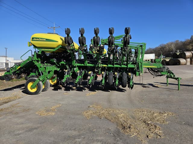 Image of John Deere 1790 equipment image 2