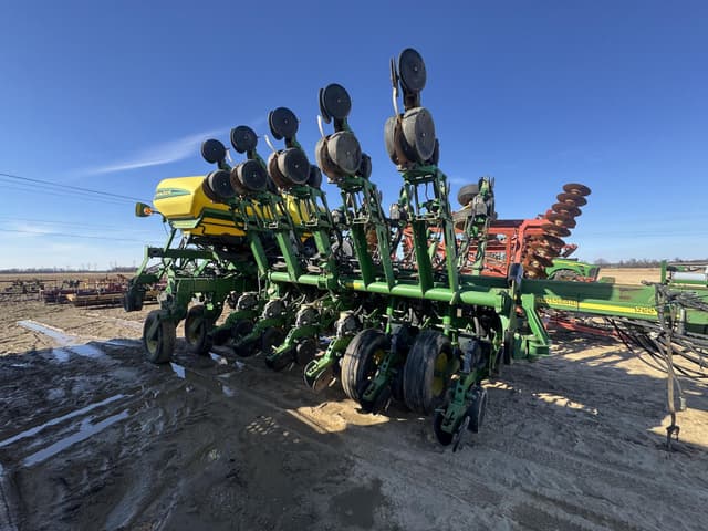 Image of John Deere 1790 equipment image 4