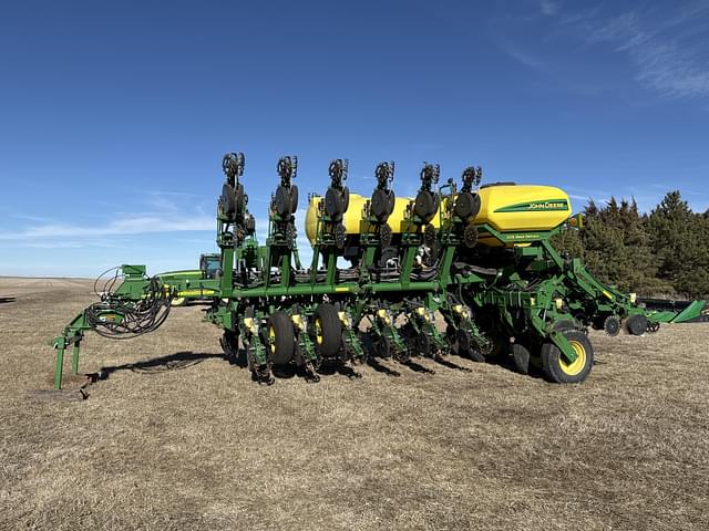 Image of John Deere 1790 equipment image 4