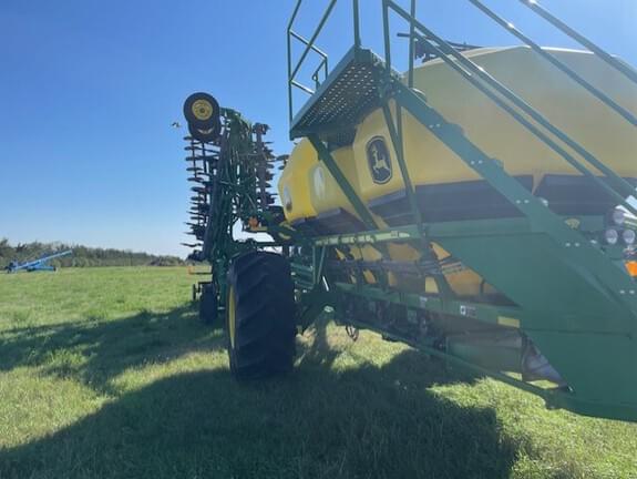Image of John Deere 1835 equipment image 2
