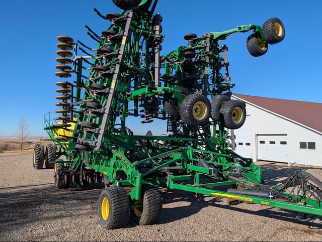 Image of John Deere 1835 equipment image 2