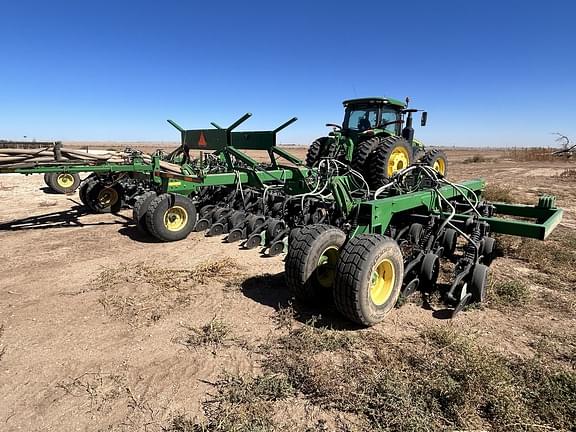 Image of John Deere 1890 equipment image 2