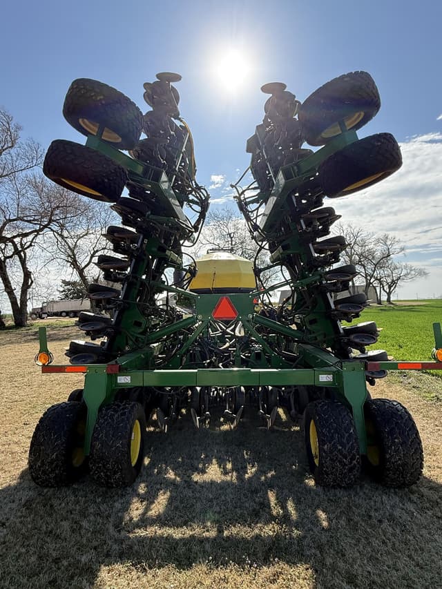 Image of John Deere 1890 equipment image 4