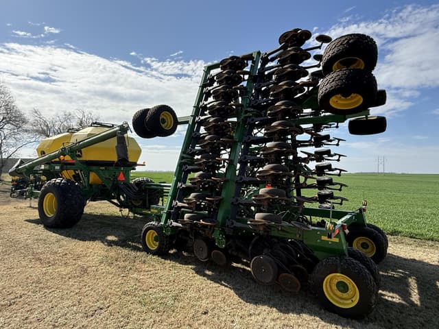Image of John Deere 1890 equipment image 3