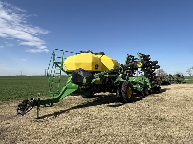 Image of John Deere 1890 equipment image 1