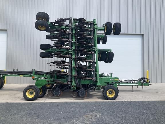 Image of John Deere 1890 equipment image 2