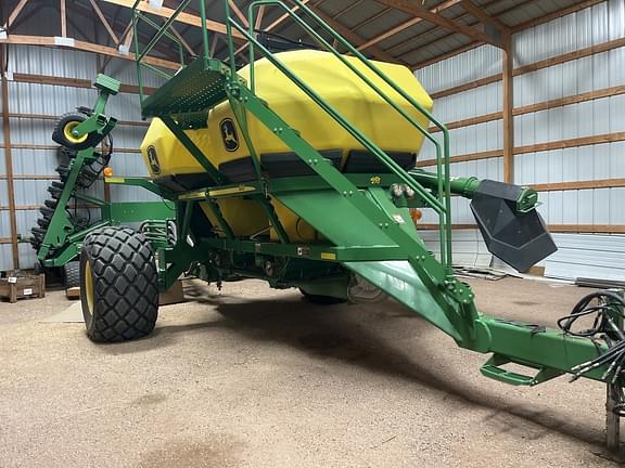 Image of John Deere 1890 equipment image 1