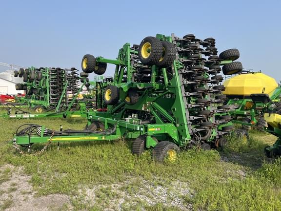 Image of John Deere 1890 equipment image 1