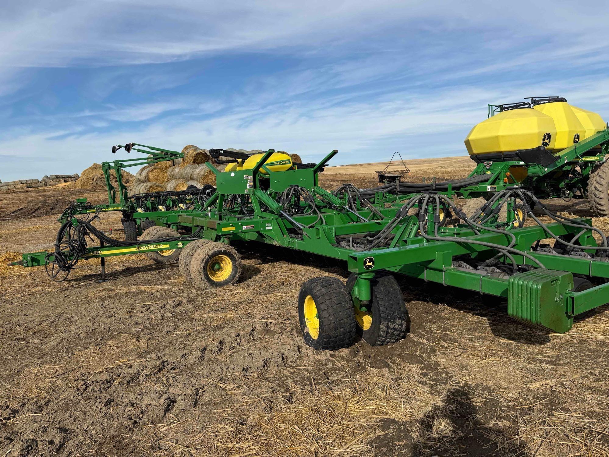 2011 John Deere 1890 Equipment Image0