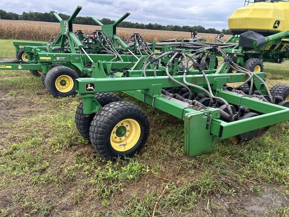 2011 John Deere 1890 Equipment Image0