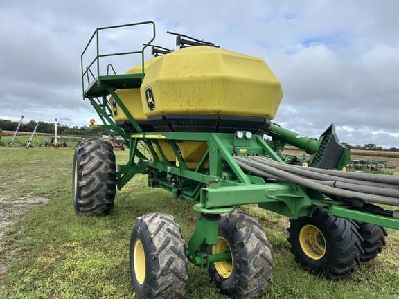 Image of John Deere 1890 equipment image 2