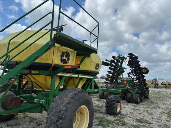 Image of John Deere 1890 equipment image 3