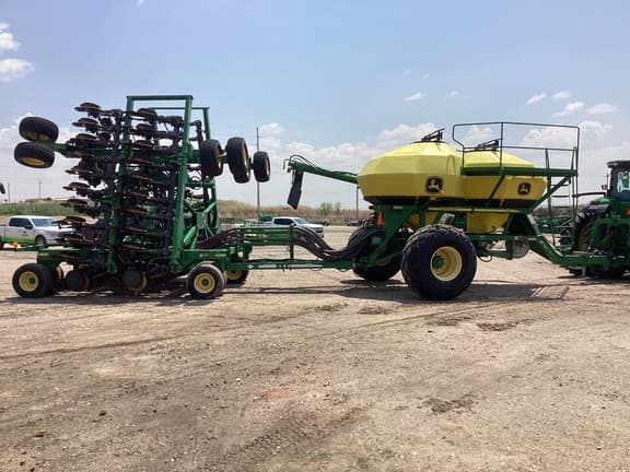 Image of John Deere 1890 equipment image 1