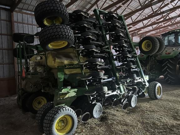 Image of John Deere 1990 equipment image 1