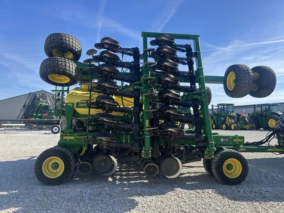 Image of John Deere 1990 equipment image 1