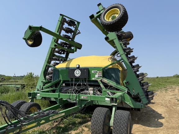 2011 John Deere 1990 Equipment Image0
