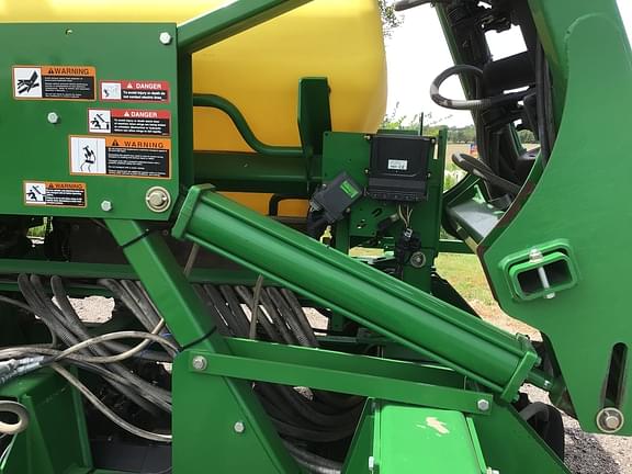 Image of John Deere 1990 equipment image 4