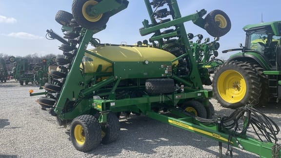 2011 John Deere 1990 Equipment Image0