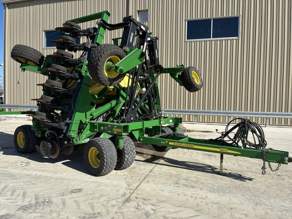 2011 John Deere 1990 Equipment Image0