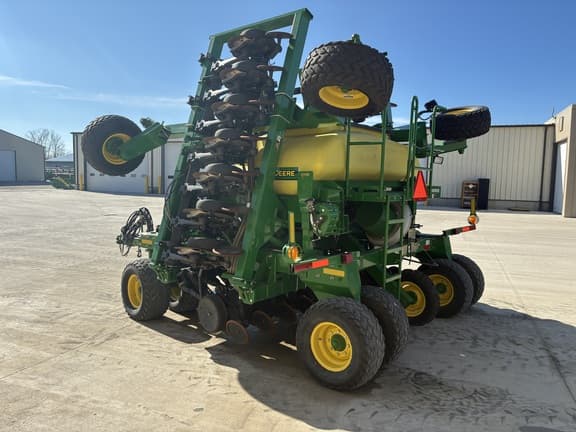 Image of John Deere 1990 equipment image 4