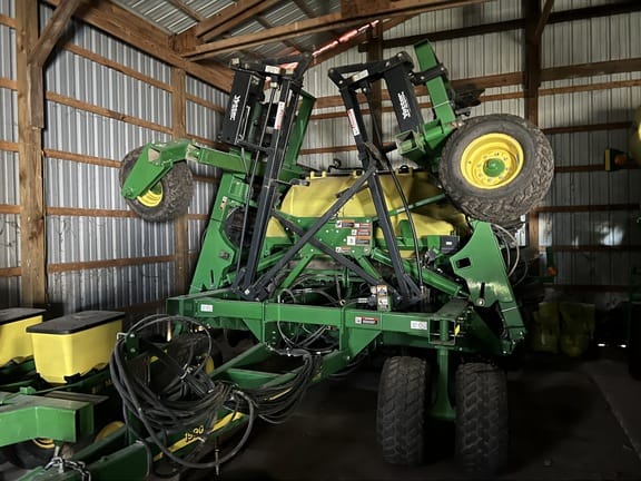 2011 John Deere 1990 Equipment Image0