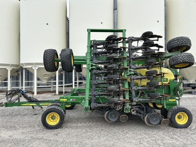 Image of John Deere 1990 equipment image 2