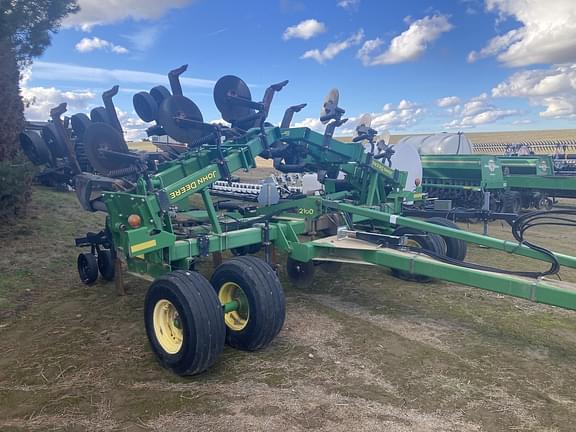 Image of John Deere 2100 equipment image 2