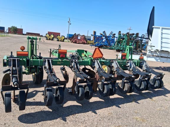 Image of John Deere 2100 equipment image 3