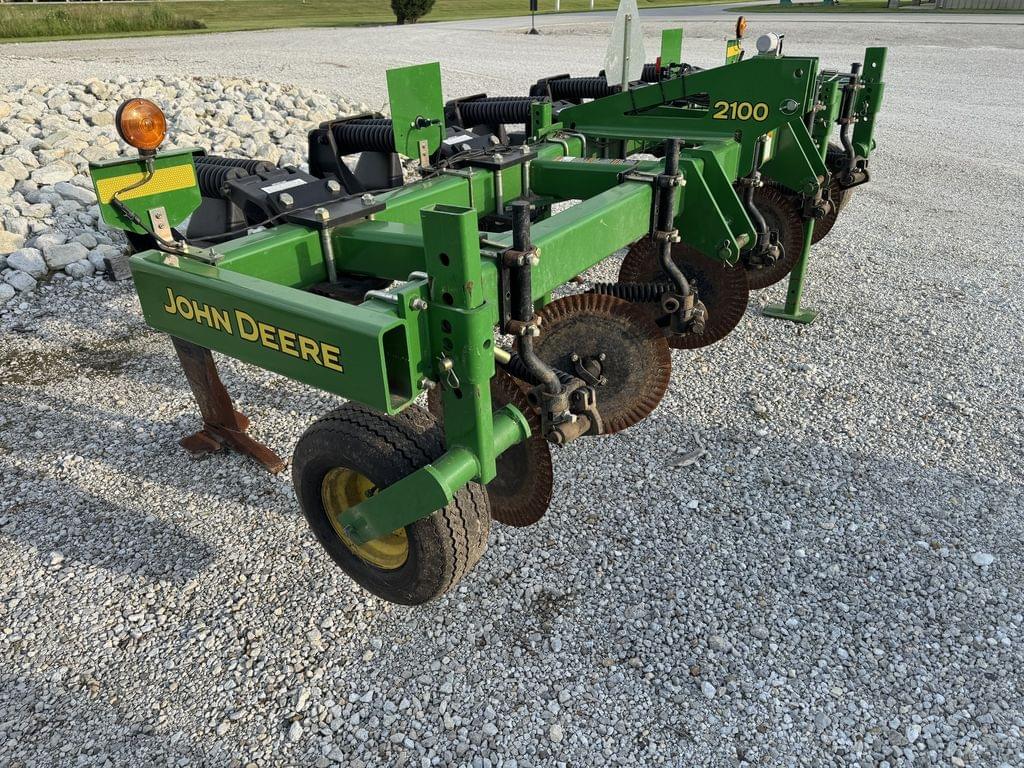 Image of John Deere 2100 Primary image