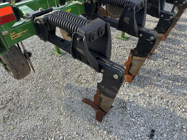 Image of John Deere 2100 equipment image 4
