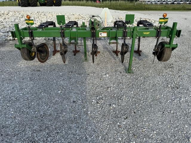 Image of John Deere 2100 equipment image 1