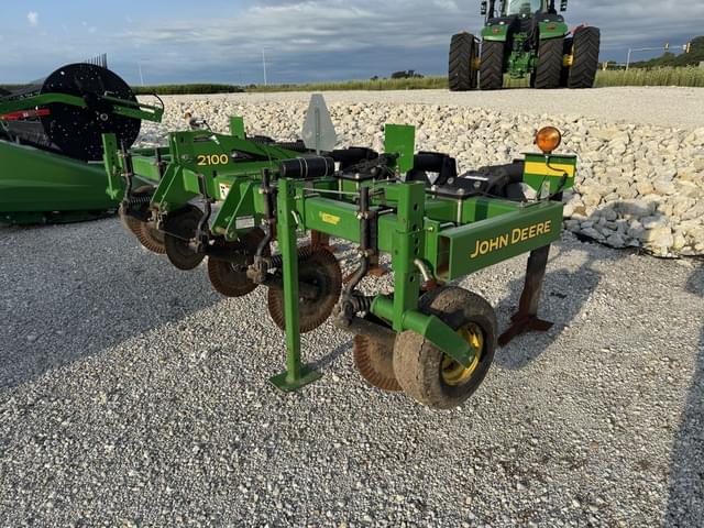 Image of John Deere 2100 equipment image 2