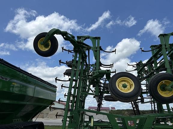 Image of John Deere 2210 equipment image 2
