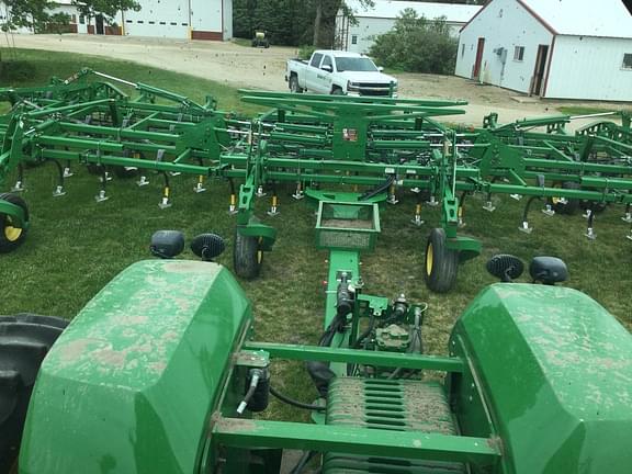Image of John Deere 2210 equipment image 2