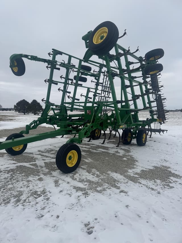 Image of John Deere 2210 equipment image 1