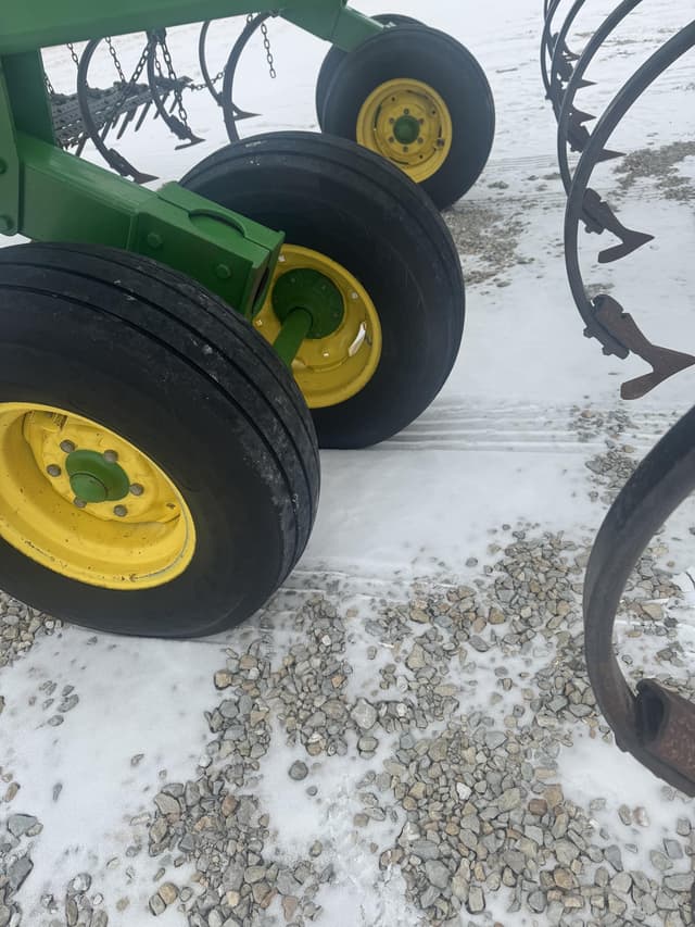 Image of John Deere 2210 equipment image 2